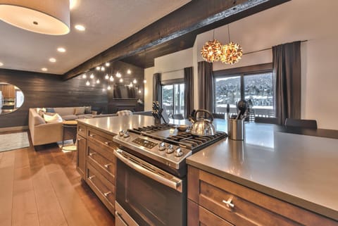 Luxe home with Modern Design, Chef House in Park City