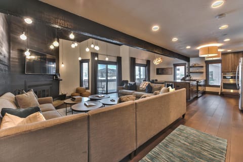 Luxe home with Modern Design, Chef House in Park City