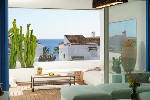 Day, View (from property/room), Seating area, Sea view