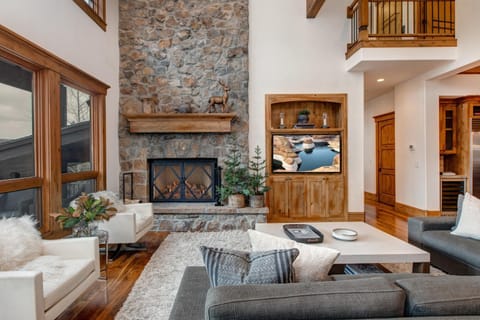 Luxe Townhome, Gourmet Kitchen, Hot Tub, Outdoor Recreation, Great Location! Deer Valley Lookout 21 House in Park City