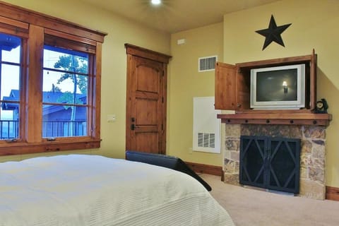 Luxury Studio, Central Location, Fireplace, Outdoor Recreation! Deer Valley Lookout Cabin House in Park City