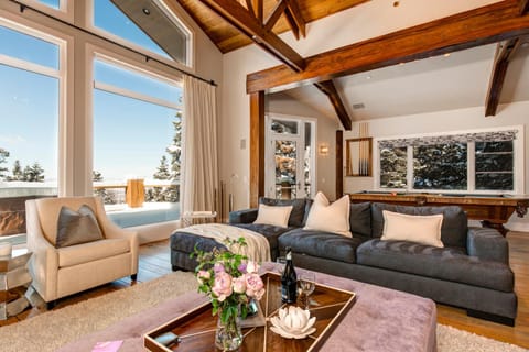 Luxury Home, Hot Tub, Outdoor Recreation! Deer Valley Silver Lake 6977 House in Park City