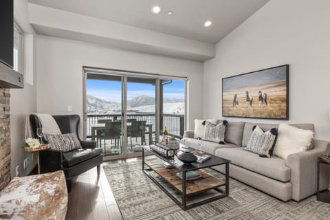 Luxury Townhome - Outdoor Recreation, Bonus Room & Theater - Park City Black Rock Ridge Wintercress House in Wasatch County