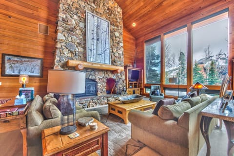 Deer Valley Silver Lake Mansion- Luxury Amenities, Media & Workout Rooms, Outdoor Recreation! House in Deer Valley