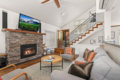 Central Location with Modern and Luxury Amenities! Park City Old Town 915 House in Park City