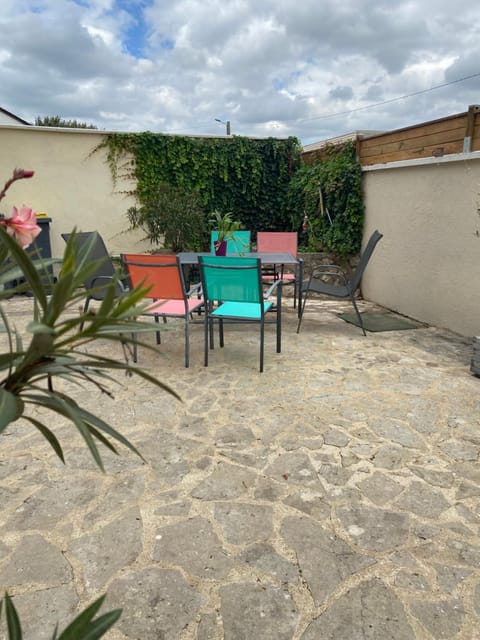 Patio, Balcony/Terrace