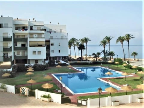 Holiday apartment on the beach with pool House in Salobreña
