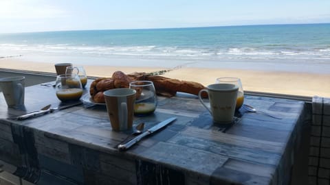 Day, Natural landscape, Coffee/tea facilities, Food and drinks, Beach, Sea view