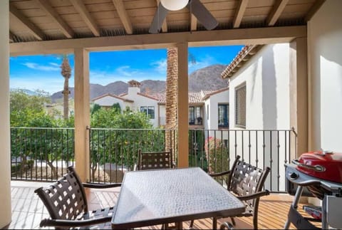 Villa in La Quinta- Patio, Fireplace- 1 Bed with Separate Living Room Casa de campo (Villa) in Indian Wells