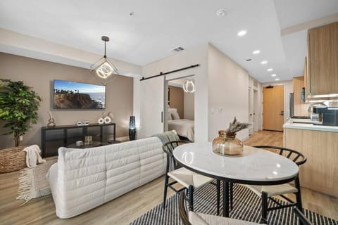 Luxury Modern Apt in Irvine Appartamento in Costa Mesa