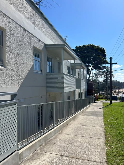 Property building, Day, Neighbourhood, Street view