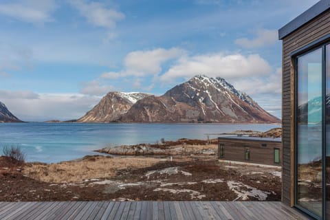 Northern Cabin Retreat House in Lofoten