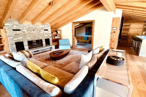 Living room, Seating area, fireplace