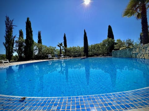 Quarteira Premium Villa With Pool by Homing Villa in Quarteira