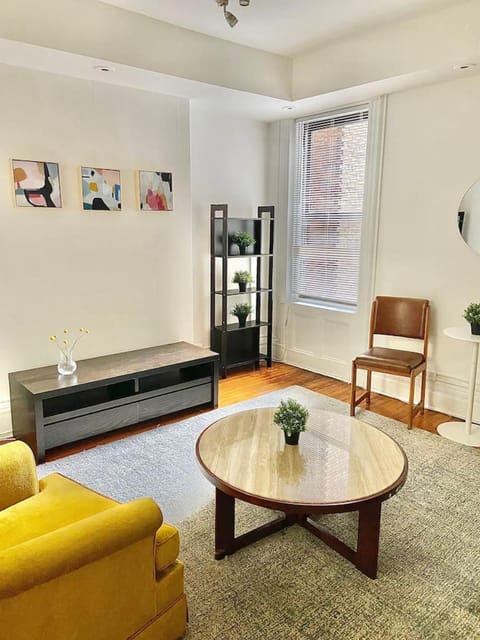 306- 3 Bedroom Railroad Near Hudson River Apartment in Hoboken