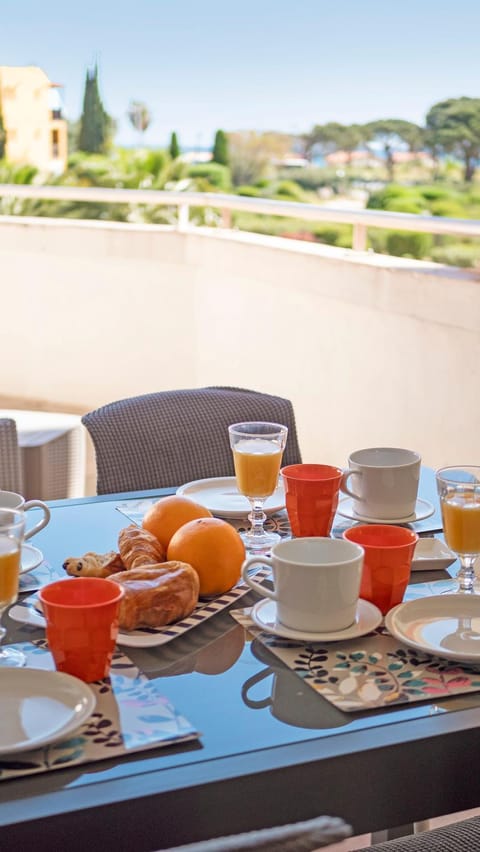 Patio, View (from property/room), Balcony/Terrace, Dining area