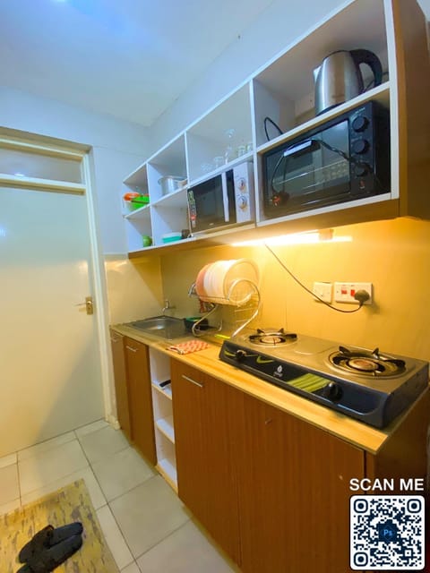 Kitchen or kitchenette, kitchen