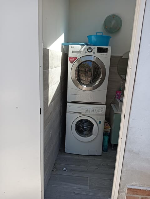 laundry, dryer