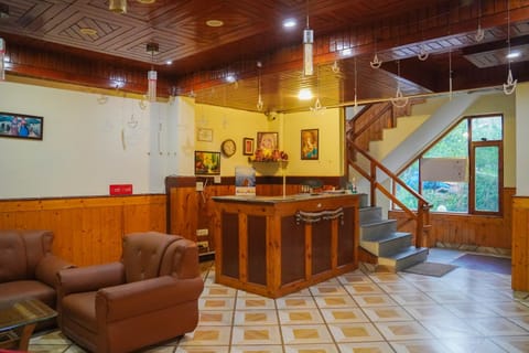 Mountain Face Cottage Hotel in Manali
