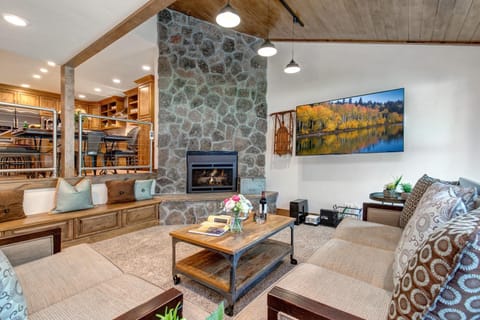 Luxury Mountain Modern Townhome & Year-Round Recreation! Park City Quail Meadows 21 House in Snyderville