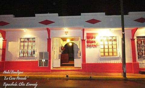 Restaurant/places to eat, Facade/entrance, Night