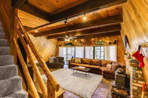 Woodsy Lake Almanor Cabin with Community Perks! Haus in Lake Almanor