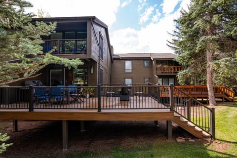 Summer at Park City Fairway View 2520! Luxe amenities year-round - hot tub, activities House in Snyderville