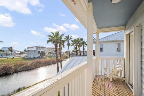 Beachside Bliss - Beach Gear Credit Included! House in Port Aransas