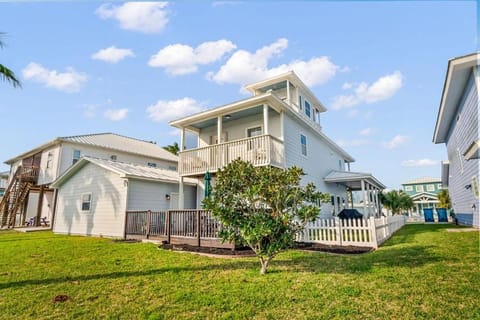 Beachside Bliss - Beach Gear Credit Included! House in Port Aransas