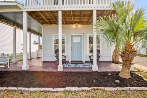 Beachside Bliss - Beach Gear Credit Included! House in Port Aransas