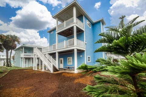 Casa Azul - Boardwalk to the Beach! House in Port Aransas