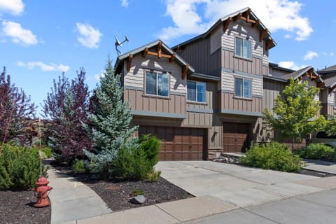 Great Location & Luxury Amenities-Hot Tub, Skiing, Recreation! Park City Jordanelle 1076 House in Wasatch County