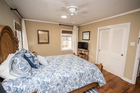 Oleander House - Pet Friendly! PRIVATE POOL! House in Port Aransas