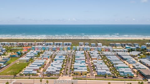 Mermaid Retreat - OCEAN VIEWS! ELEVATOR! House in Port Aransas