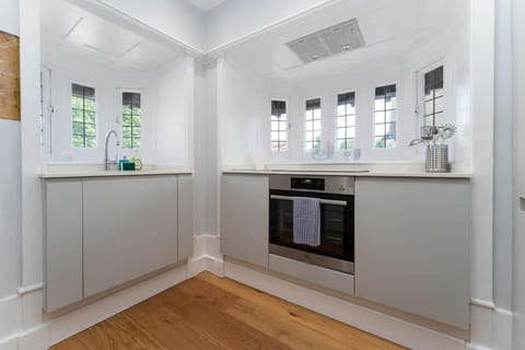 Host & Stay - Sackville Apartment Apartment in Hove