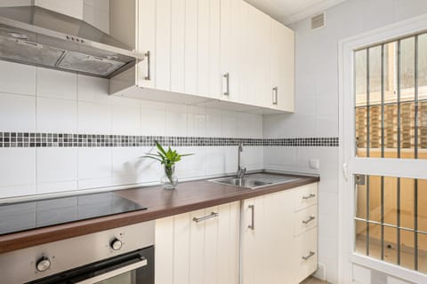 Kitchen or kitchenette, dishwasher, minibar, pet friendly, stove