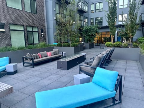 Top Luxury Lifestyle- Downtown Tacoma Near Everything Convention Center and more Apartment in Tacoma