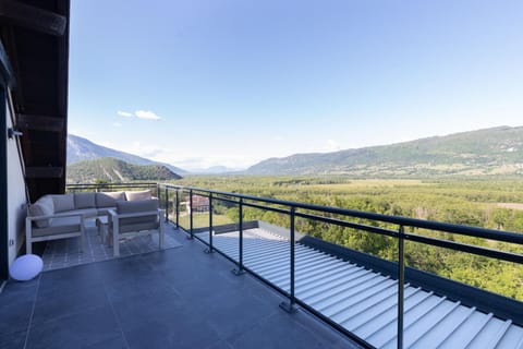 Cabana & La Terrasse du Bourget - Proche Lac House in Haute-Savoie