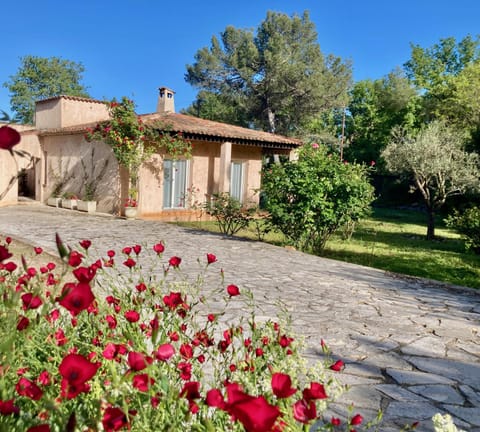 Property building, Day, Garden, Garden view