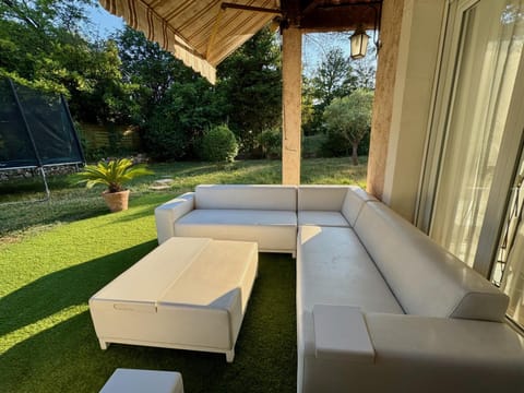 Patio, Day, Garden, Balcony/Terrace, Lounge or bar, Garden view