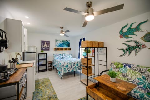 Tropical North Fort Myers Studio with Pool Access! Condo in North Fort Myers