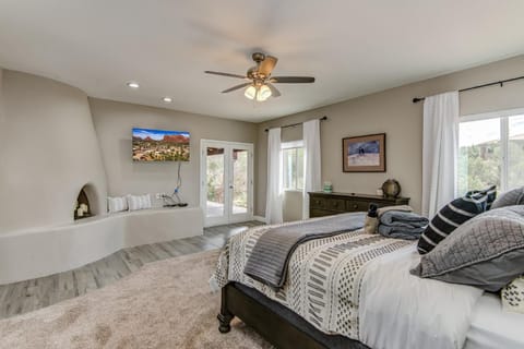 Sedona Pinon Woods Views And Natural Light Outdoor Space For Relaxing Upper Deck! House in Village of Oak Creek