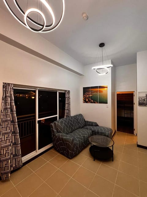 2 BR Penthouse in Paranaque Apartment in Muntinlupa