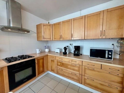 Appartement T5 lumineux avec jardin privé et terrasse, proche plage - 8 pers. - FR-1-478-282 Apartment in Quiberon