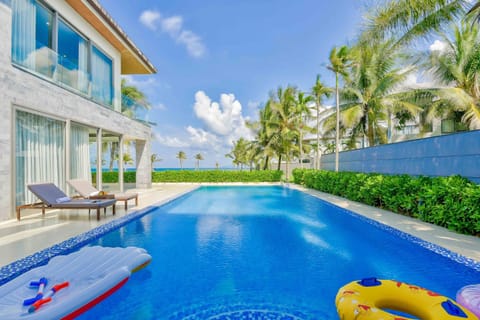 Day, Pool view, Sea view, Swimming pool, sunbed