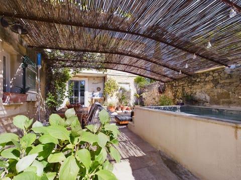 Maison Fontvieille, 5 pièces, 6 personnes - FR-1-599-97 House in Fontvieille