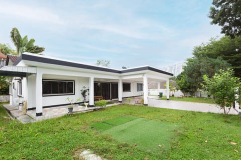 35 Home4Stay Tanjong Bungalow Wedding BBQ Near Beach restaurant House in Tanjung Bungah