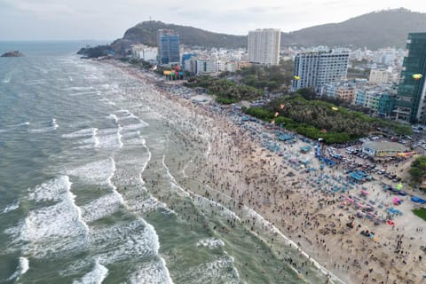 Nearby landmark, Communal lounge/ TV room, Day, People, Natural landscape, Bird's eye view, Beach, Evening entertainment, City view, Mountain view, Sea view, group of guests