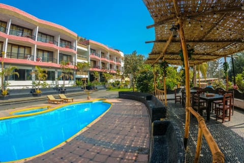 Property building, Bird's eye view, Pool view, Swimming pool