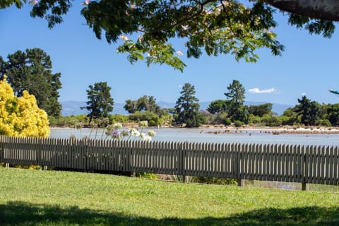 BBQ facilities, Beach, Lake view, Sea view